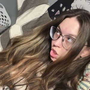 Meet your Posher, Madelyn